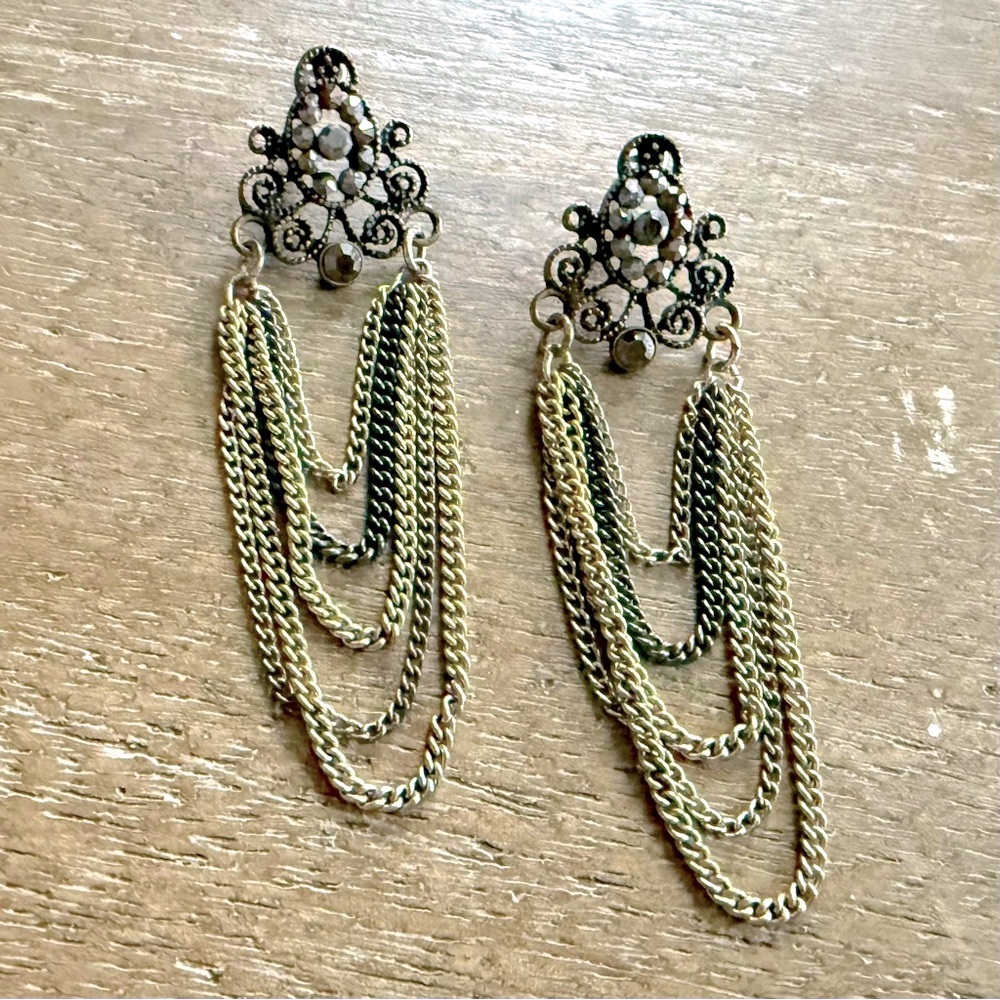 🐻 2/$25 • Mixed Metal Earrings